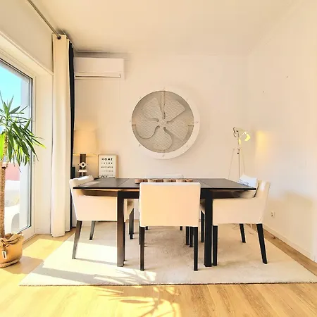New - Epic Design -ac, Balcony, Free Parking * Linda-a-Velha