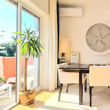 New - Epic Design -ac, Balcony, Free Parking *