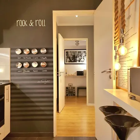 New - Epic Design -ac, Balcony, Free Parking Apartment Linda-a-Velha