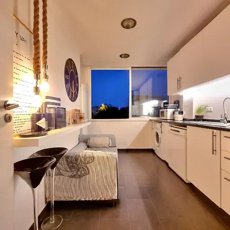 New - Epic Design -ac, Balcony, Free Parking * לינדה-א-וליה
