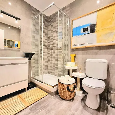 New - Epic Design -ac, Balcony, Free Parking Apartmán *